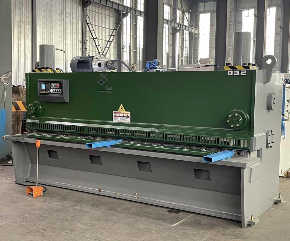 Q12K-8*3200MM Hydraulic Guillotine Shearing Machine NC Cutter With Blade Gap Adjustment