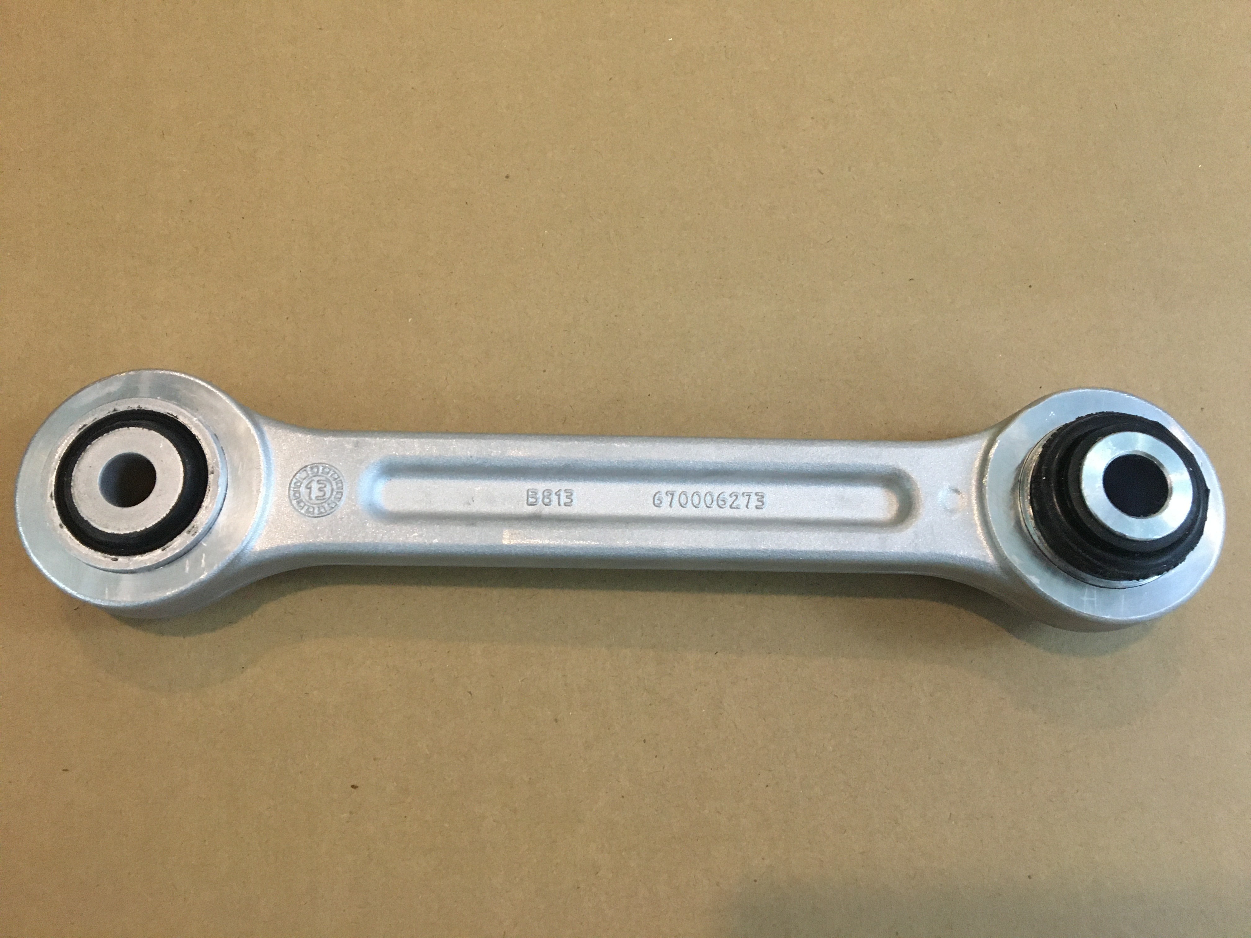 670002808 Rear Automobile Control Arm Sets 670007252 670006273 670007251 For Maserati