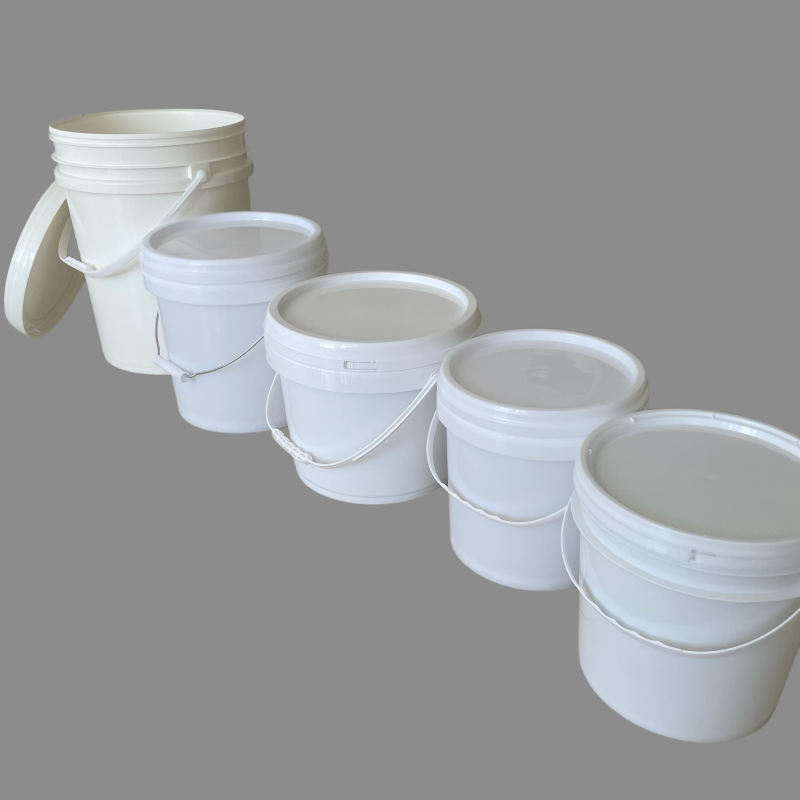 Round or Square 10 Liter HDPE Plastic Pail Durable and Sturdy 1.0-2.5 MM Thickness