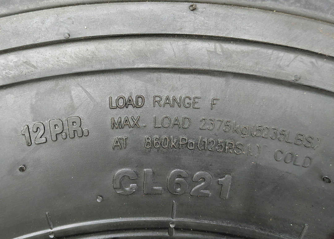7.00-12NHS Size Industrial Forklift Tires F Load Range Good Loading Capacity