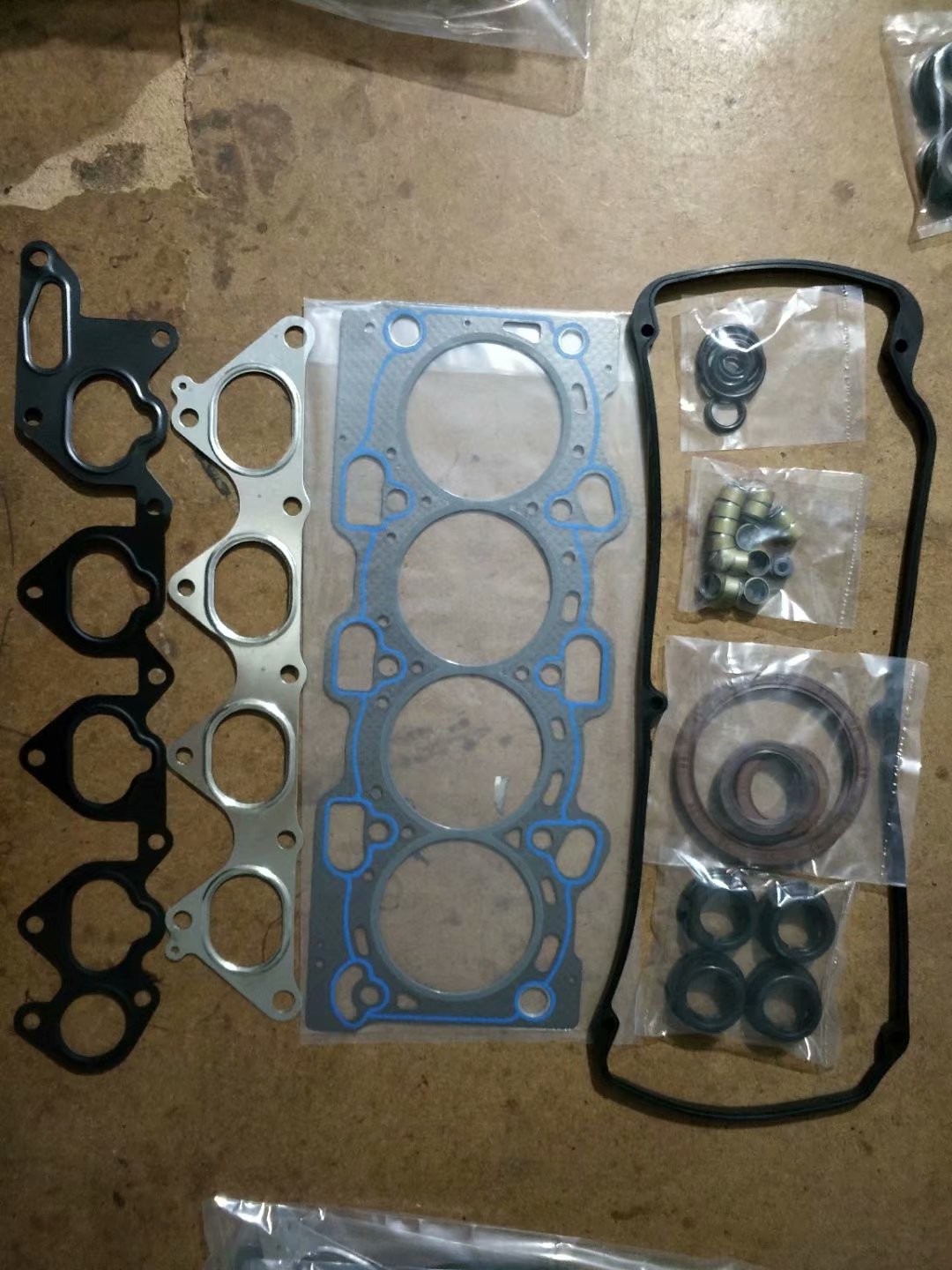 Top quality metal Engine Full Gasket Set for MITSUBISHI 4G69 Diesel engine parts