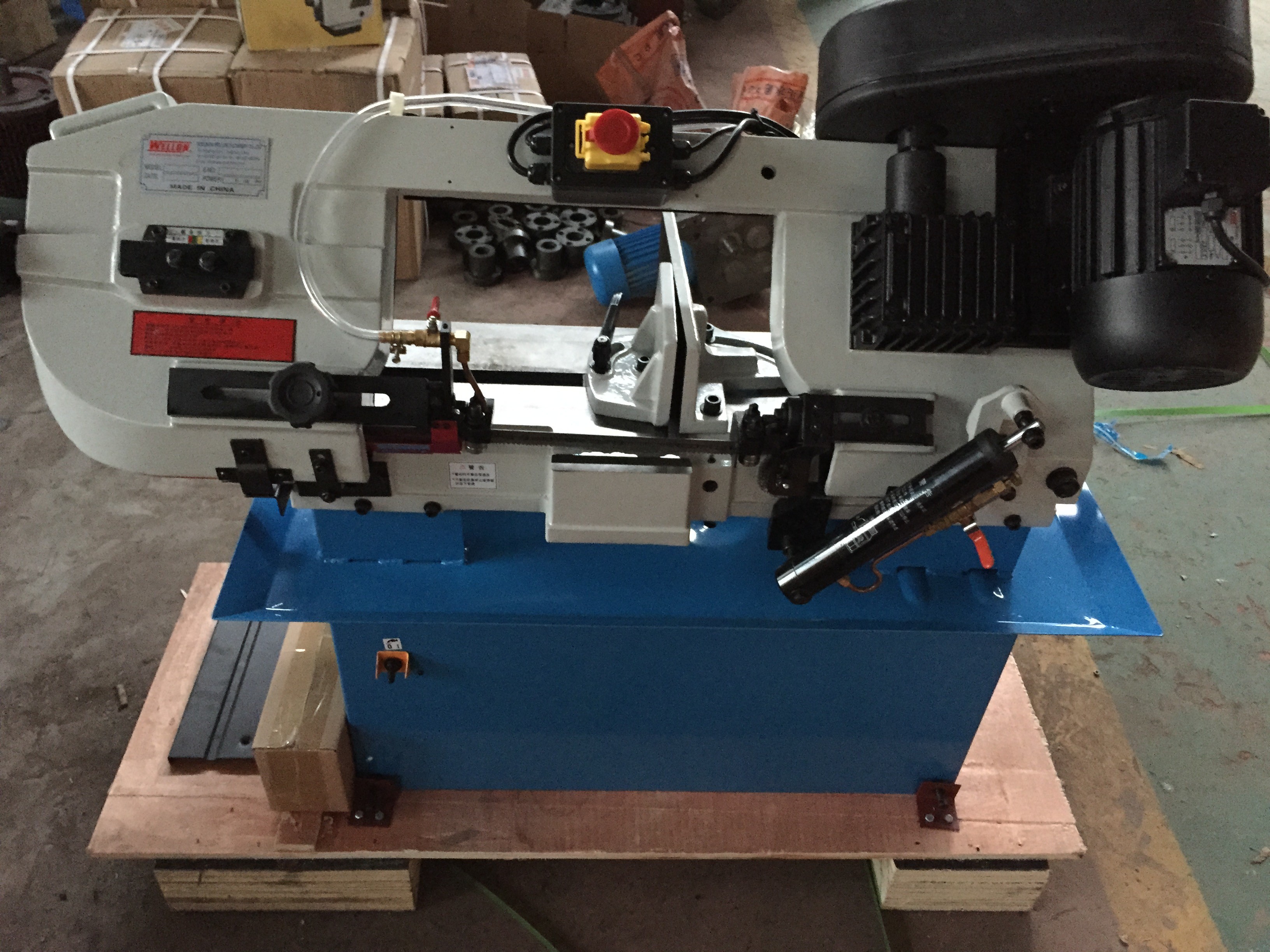 Angle cutting BS-712N small sawing machine Horizontal metal band saw machine factory direct selling