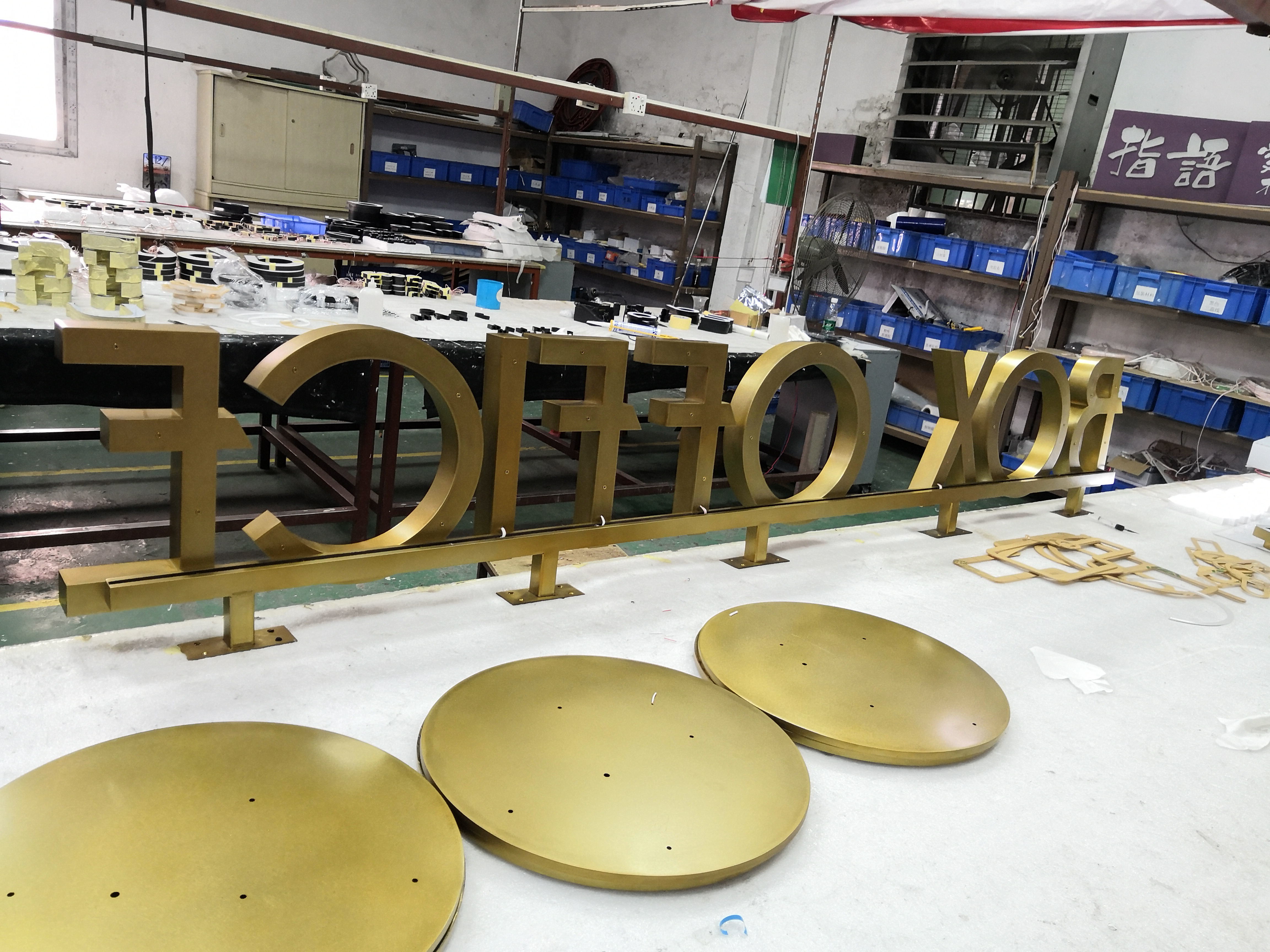 Custom 3D LED Letter Signs Aluminum / Acrylic Material 50000 Hours Lifetime