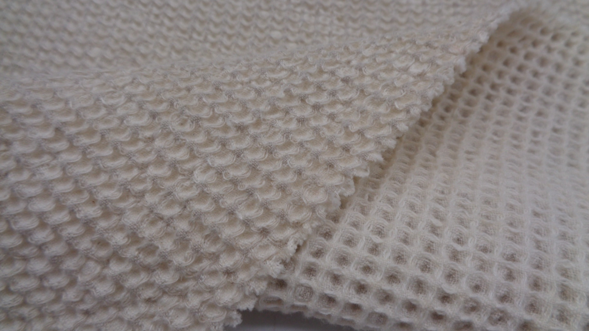 30% Linen 70% Cotton Fabric Waffle Pattern 311Gsm 150Cm Fashion