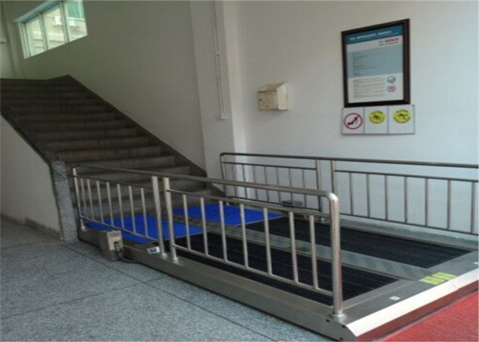 Automatic Water Brushing AC 220V 1.8m Sole Cleaning Machine